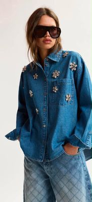 Chemise Essentiel en denim bleu à fleurs pailletées
