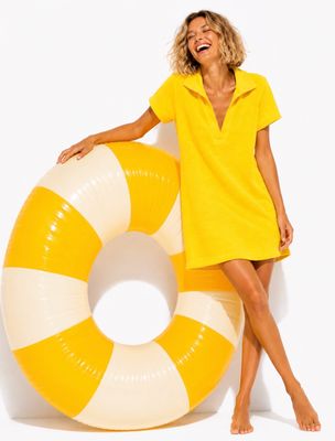 Robe en éponge jaune Robe en éponge jaune
