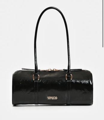 Sac à main Essentiel en faux cuir verni noir Sac à main Essentiel en faux cuir verni noir