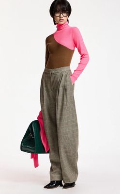 Pull Essentiel à col roulé brun et rose Pull Essentiel à col roulé brun et rose