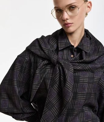 Chemise Essentiel oversize à carreaux grise et noire avec foulard Chemise Essentiel oversize à carreaux grise et noire avec foulard