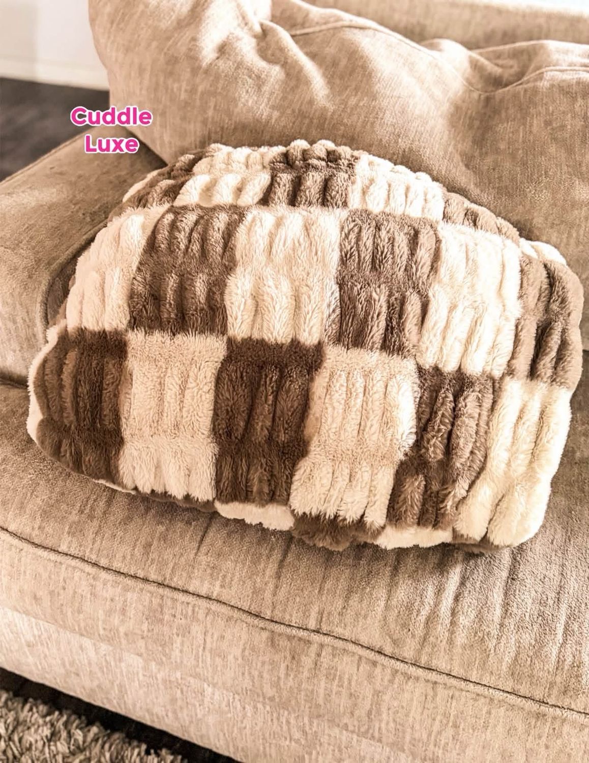 PRE ORDER checkered Cuddle Luxe Blanket
