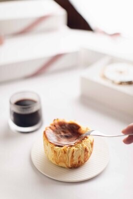 Classic Burnt Cheese Cake Gift Box