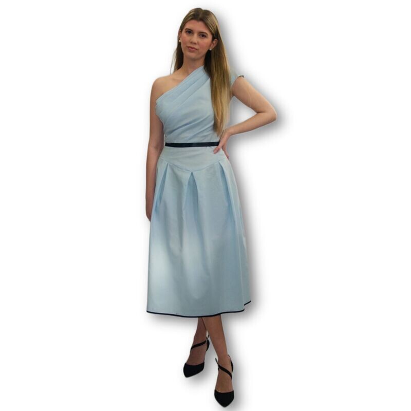 Blaues drapiertes Kleid