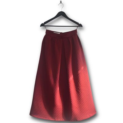 Bordeaux Midi-Rock mit Falten Bordeaux Midi-Rock mit Falten