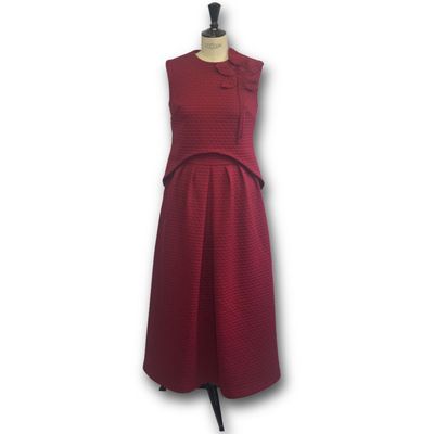 Asymetrisches bordeaux farbenes Oberteil