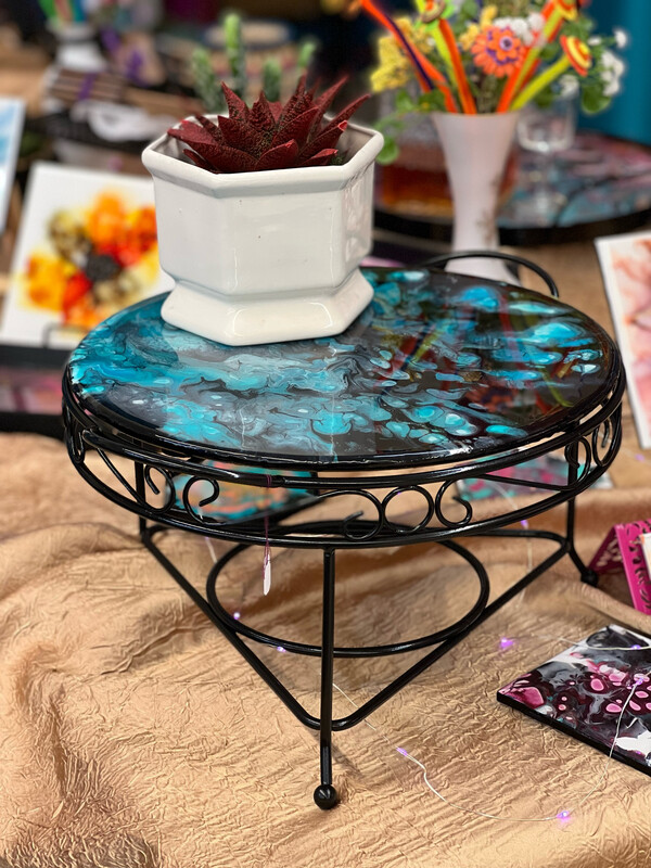 Round Stand
