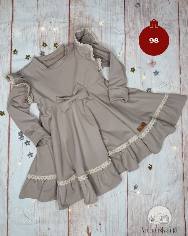 Romantična oblekica s čipko