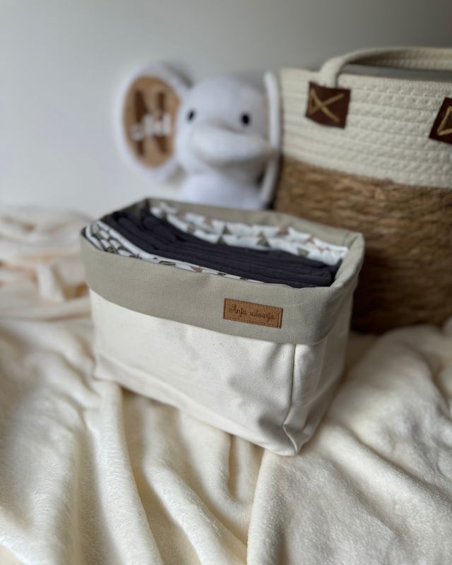 Večnamenska platnena košarica + 4 tetra pleničke (trikotniki-temno siva)