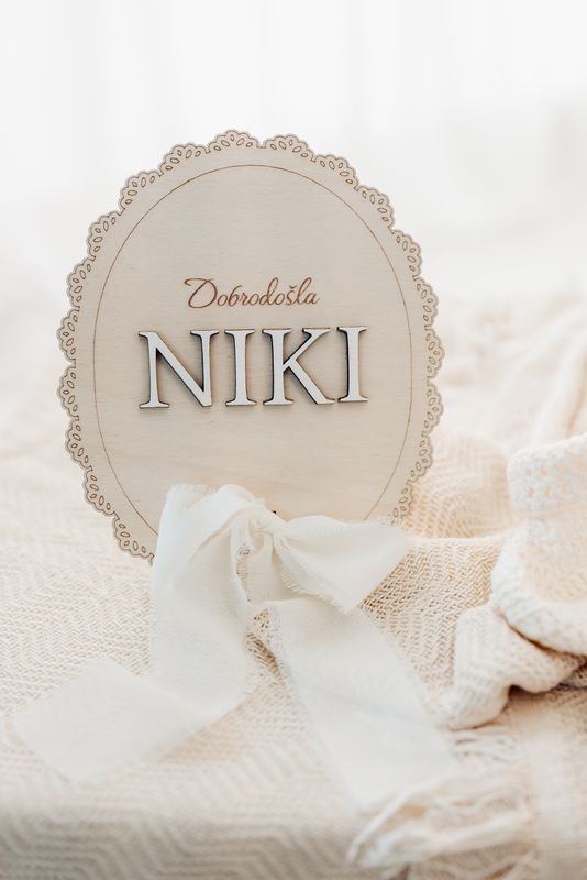 Lesena oznanitvena kartica – Čipka