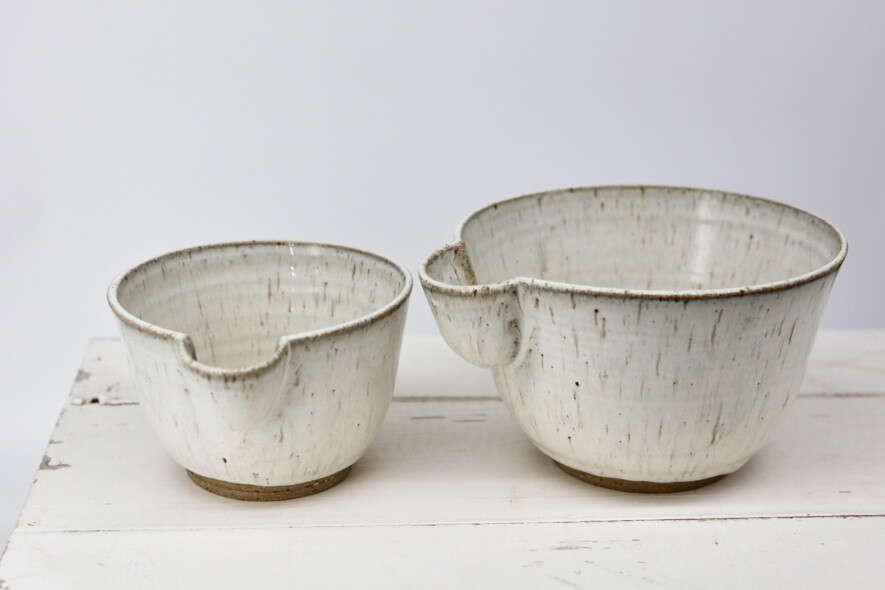 Nested Pouring bowls in Ivory white.