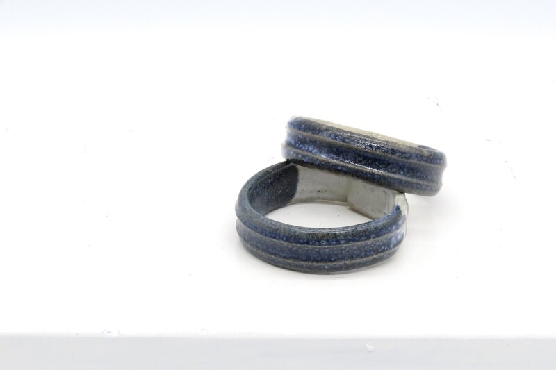 Napkin rings - set of 2 blue napkin rings in a gift box.