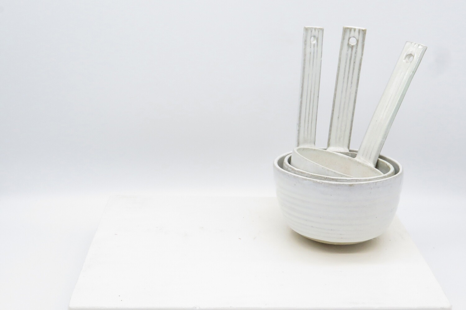Ladle: set of 3 nesting ladles in Ivory white.