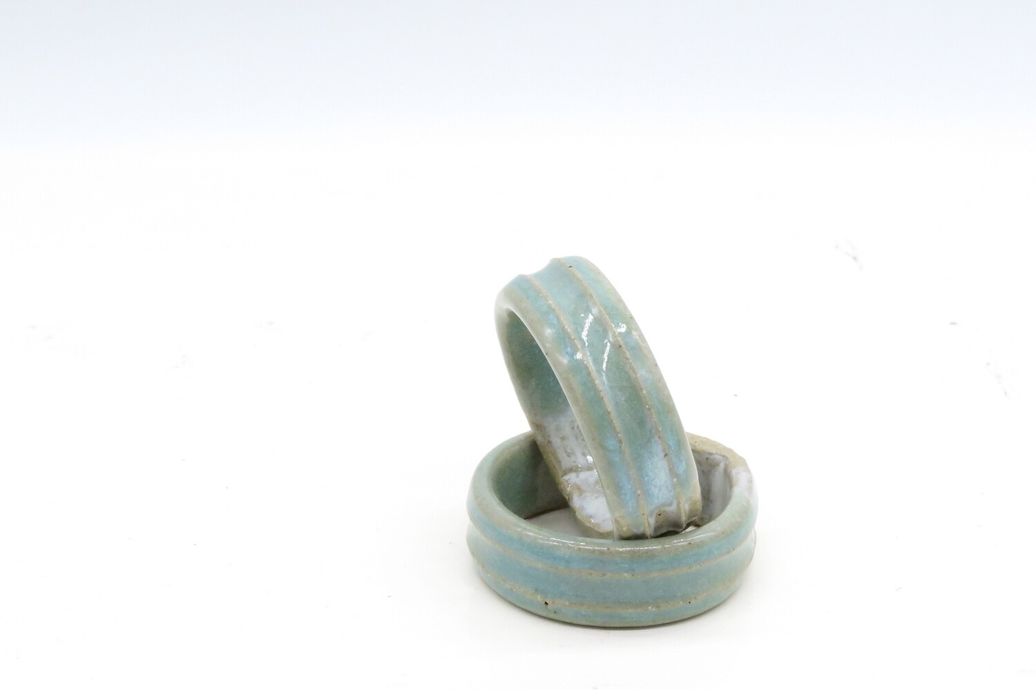 Napkin rings - set of 2 green napkin rings in a gift box.