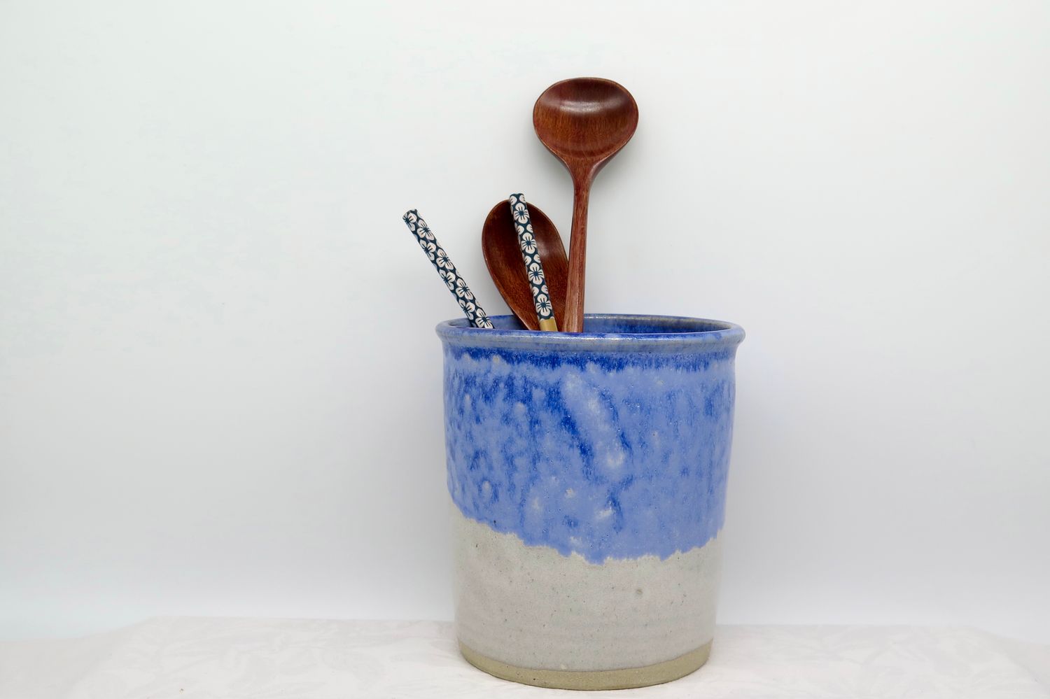 Kitchen Utensil holder - Ocean waves