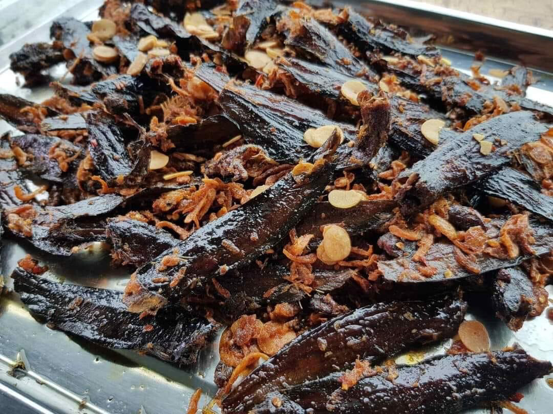 ပန်းခရေ ငါးကျည်းကြပ်တိုက်ညှပ်ကြော် ၁၀ သား ပန်းခရေ ငါးကျည်းကြပ်တိုက်ညှပ်ကြော် ၁၀ သား