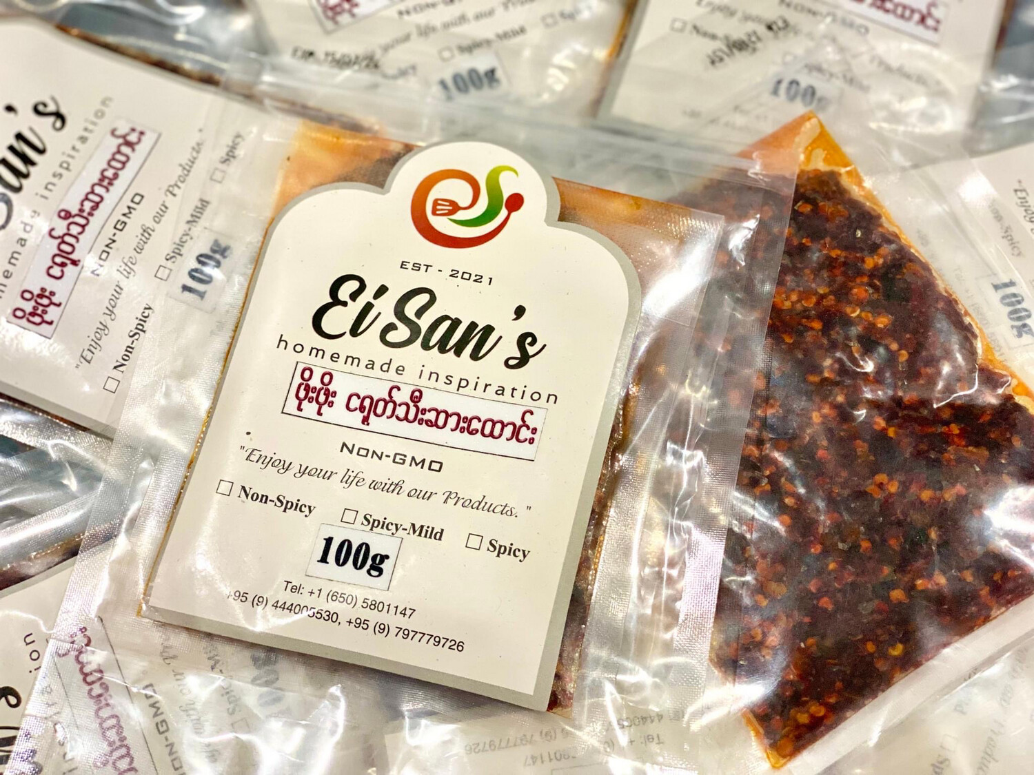 ESHMI ဖိုးဖိုး ငရုတ်သီးဆားထောင်း (100g)