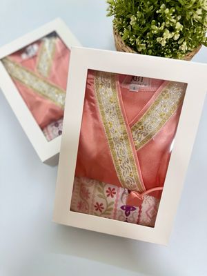 ကလေး ရှမ်းရိုးရာဝတ်စုံ (size- 2- 3 Year) (ပုဇွန်ဆီရောင် ရွှေရောင်ကွပ်)