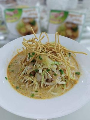 ရွှေအိ ရွှေတောင်ခေါက်ဆွဲ (၁ ပွဲစာ) (85g)