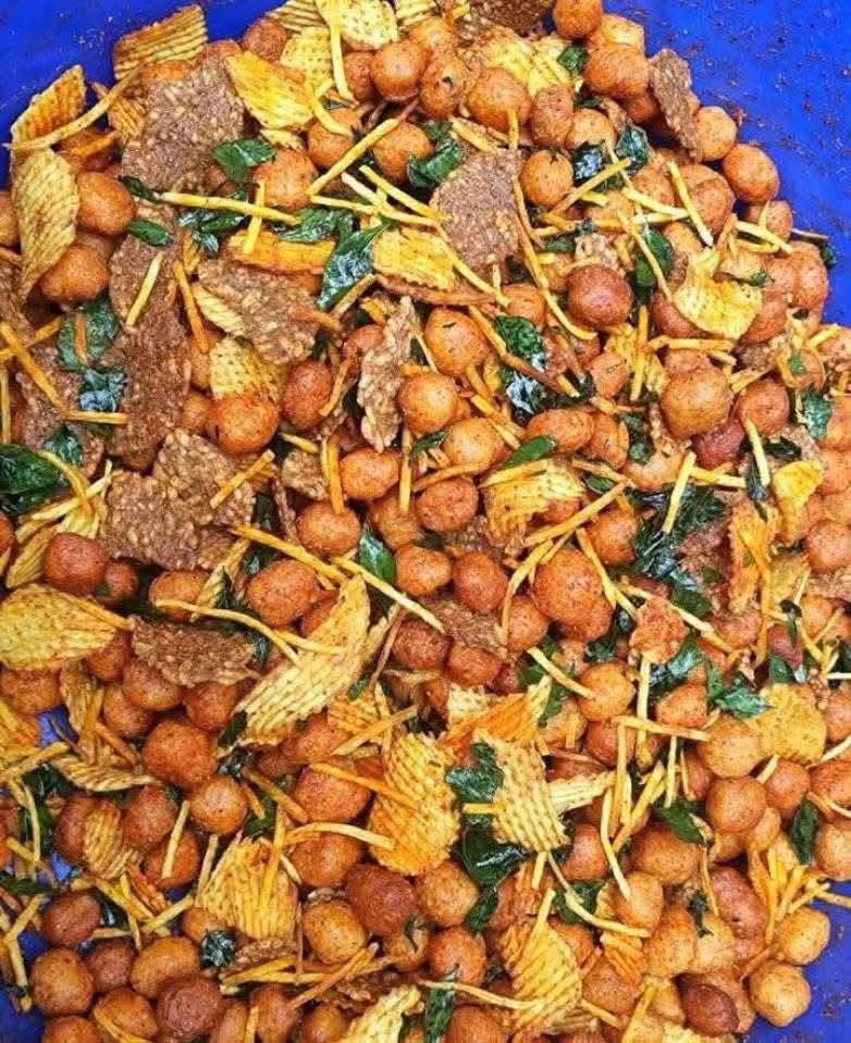 ဝေဖြိုးအောင် အသားတု အစုံကြော် အကိတ်ဘူးကြီး (530g)