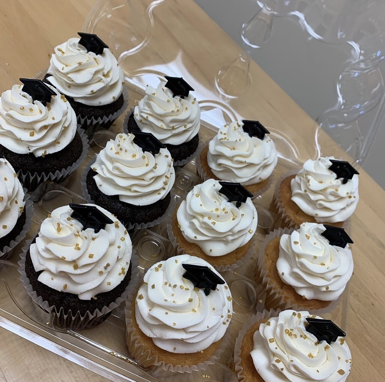 Grad - Custom Colored Grad OMG! Cupcakes (12 pack)