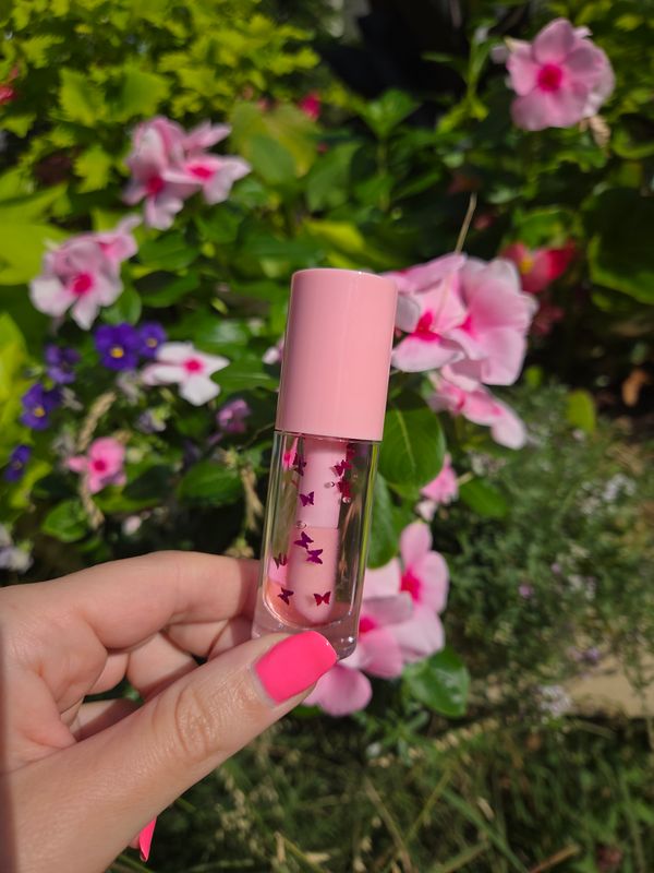 Vanilla lip gloss