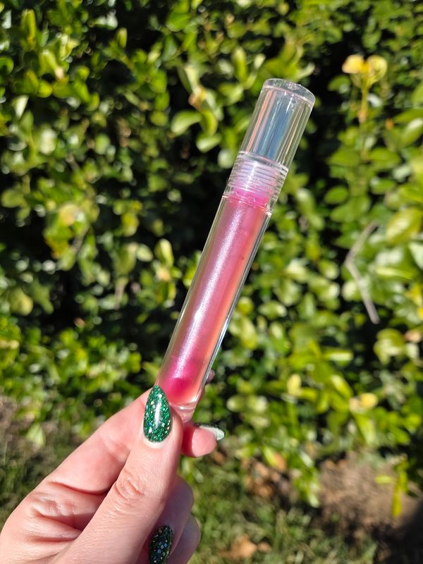 Raspberry Color changing lip gloss