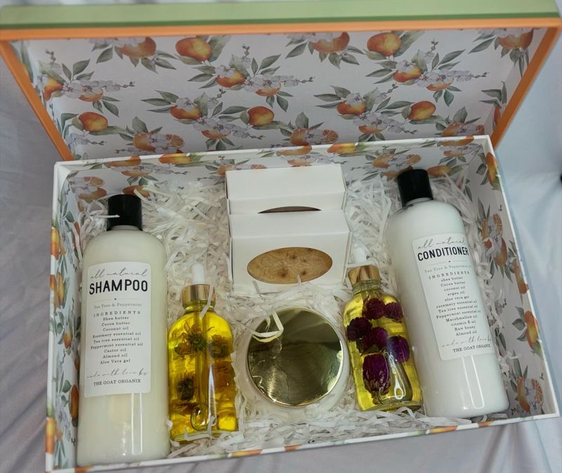 DELUXE BOX SET
