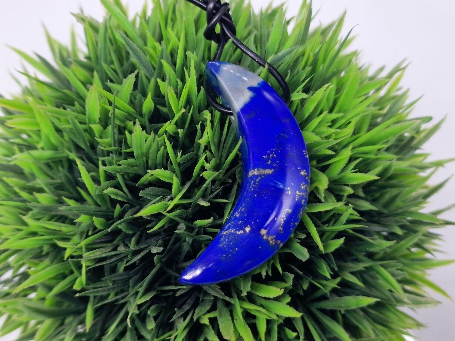 Toller Lapis Lazuli Mond aus Afghanistan AAA+ Qualität ( gebohrt )