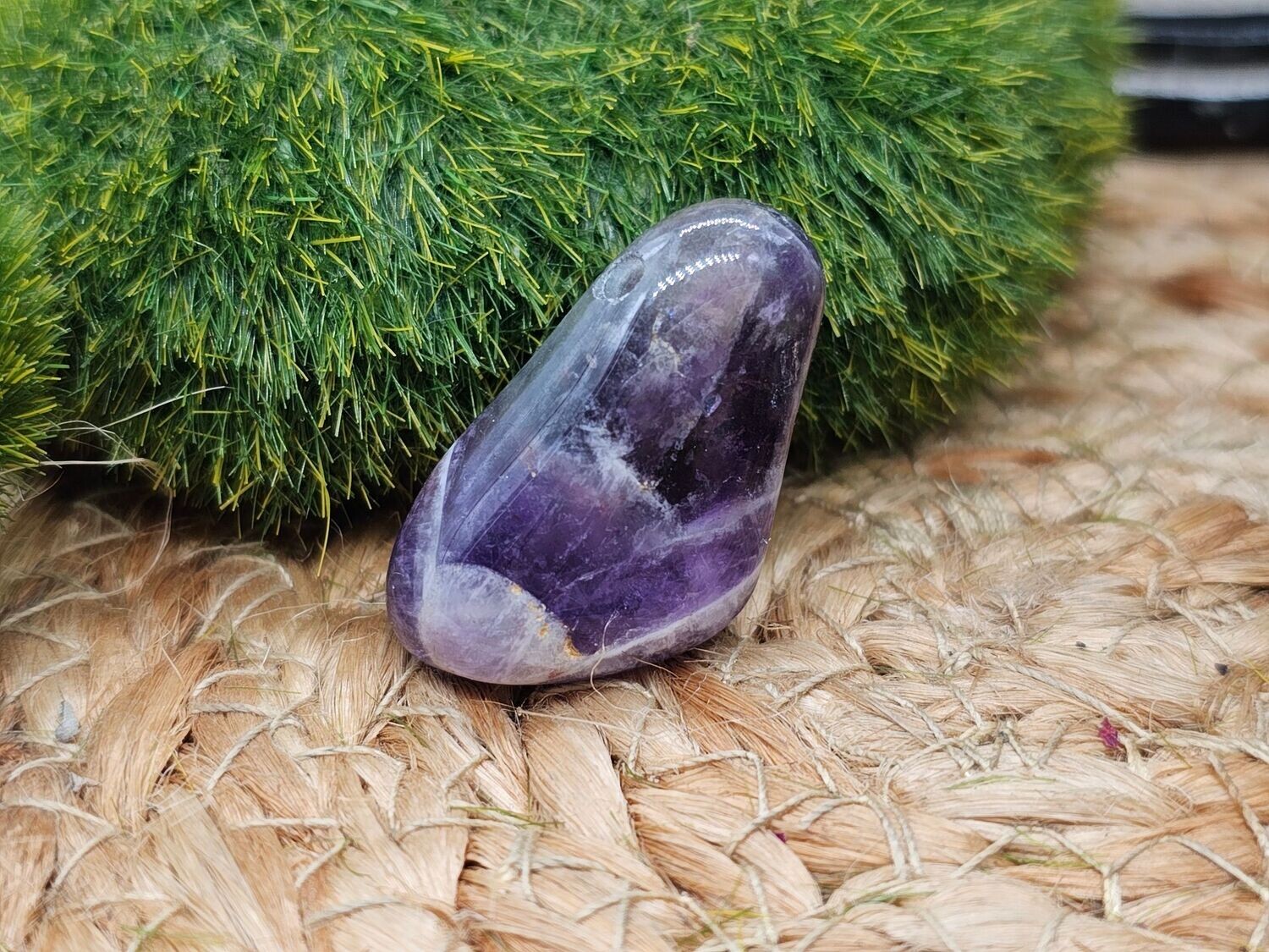 Amethyst Chevron Trommelstein gebohrt 2
