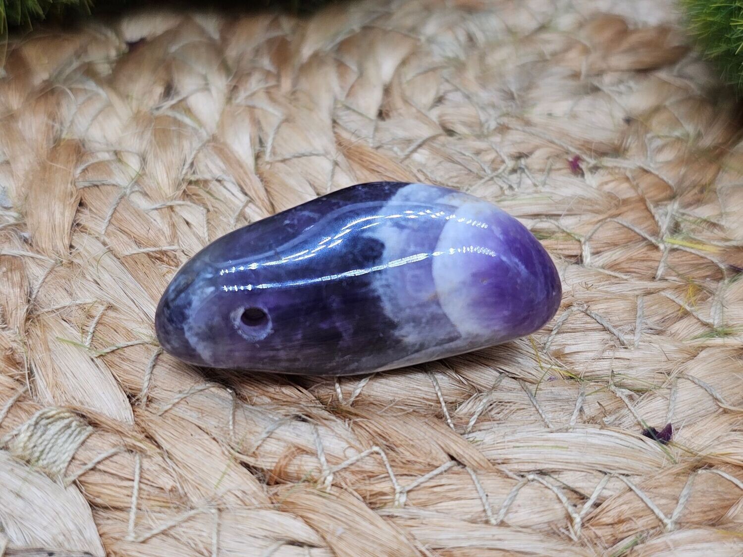 Amethyst Chevron Trommelstein gebohrt 5
