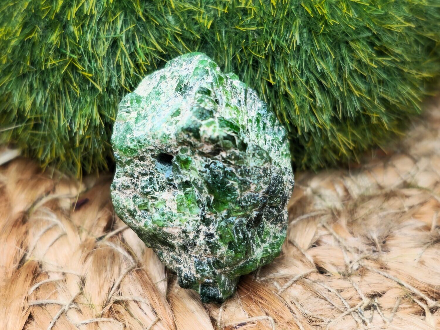 Chromdiopsid gebohrt