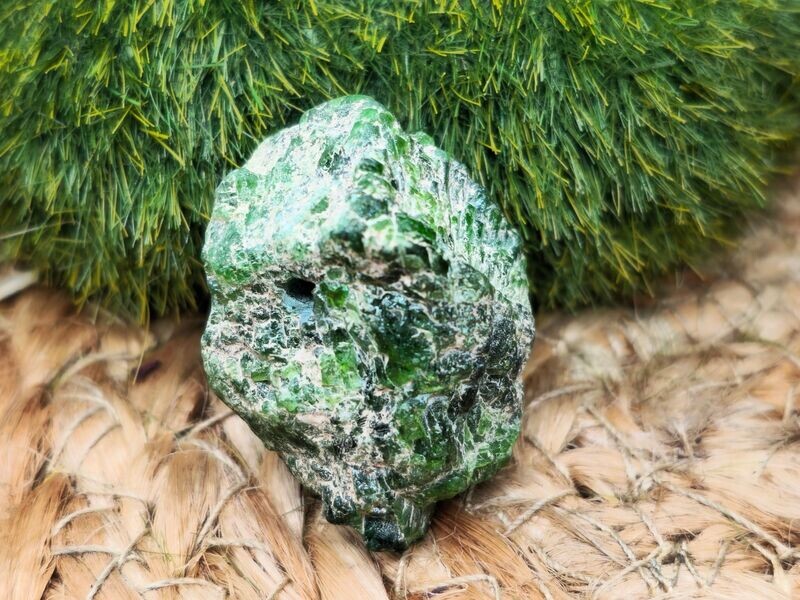 Chromdiopsid gebohrt