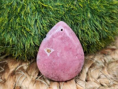 Rhodonit Cabochon frontal gebohrt Rhodonit Cabochon frontal gebohrt