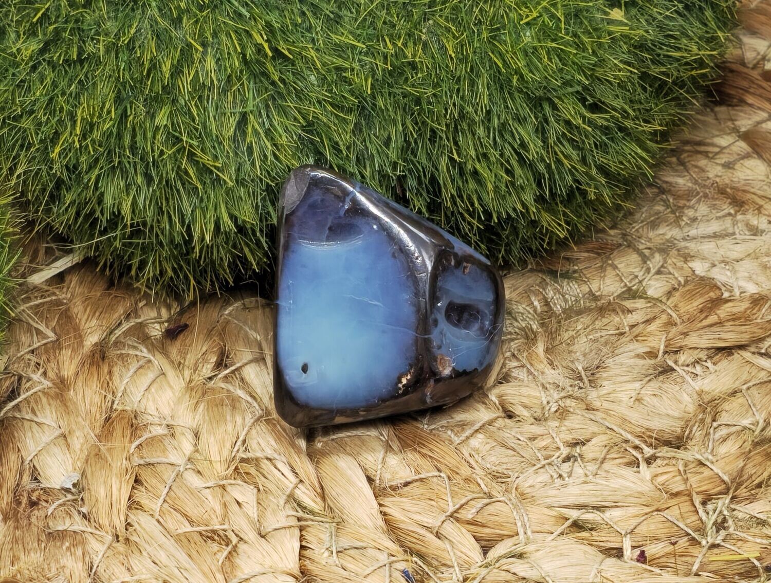 Boulder Opal gebohrt