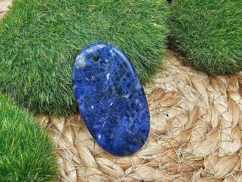 Sodalith gebohrt  Oval
