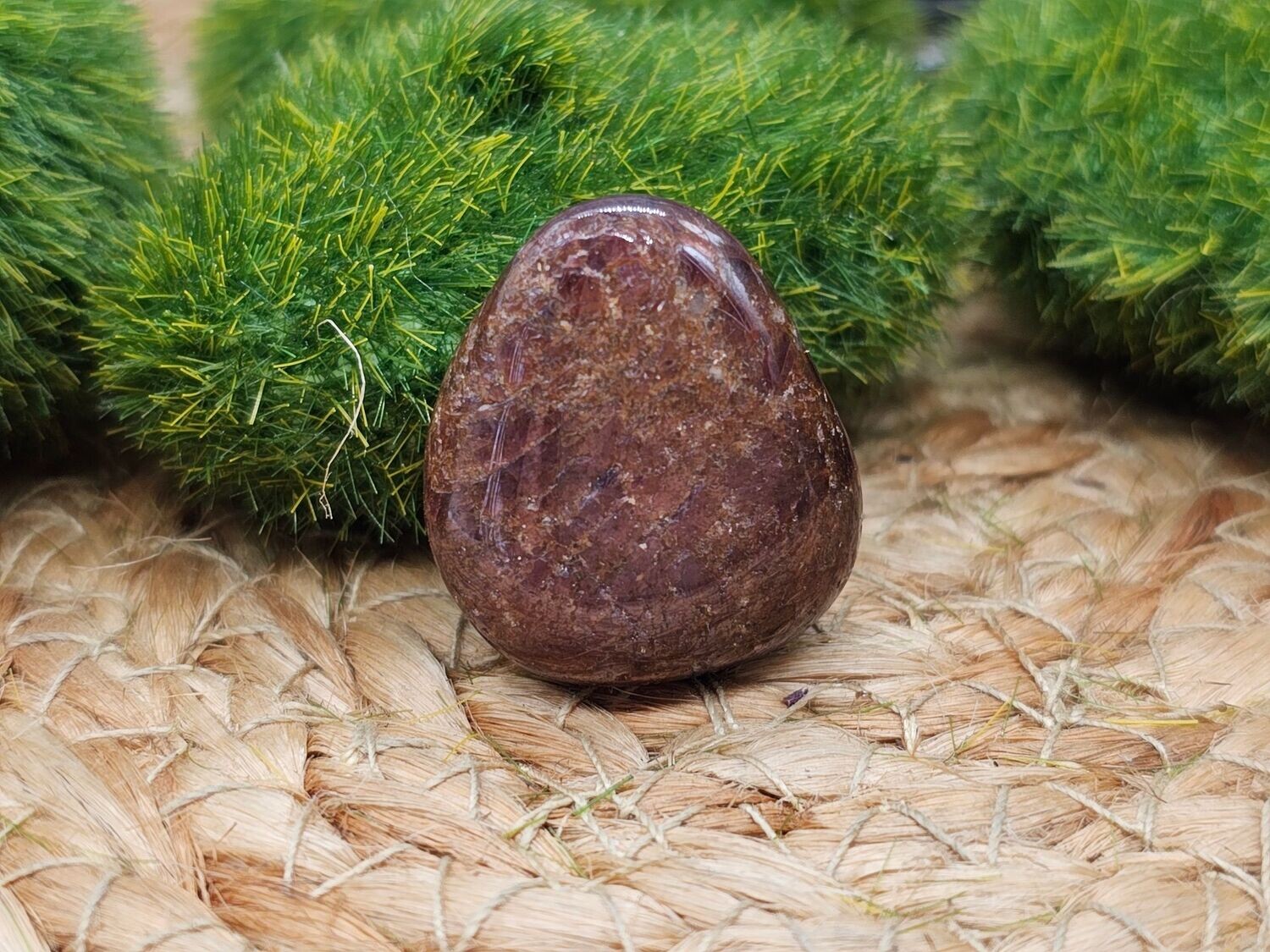 Granat Trommelstein gebohrt 2
