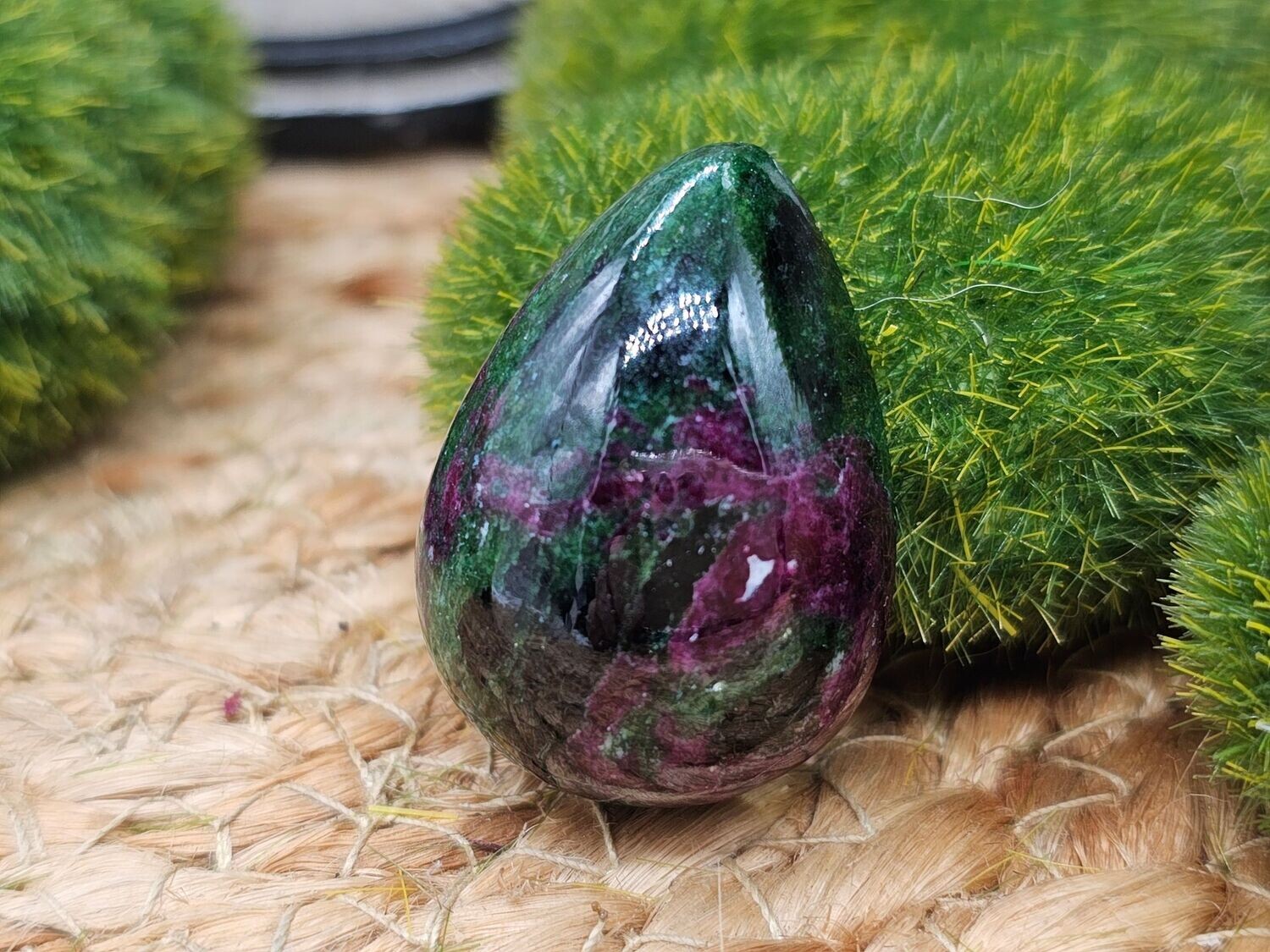 Rubin Zoisite Cabochon ungebohrt