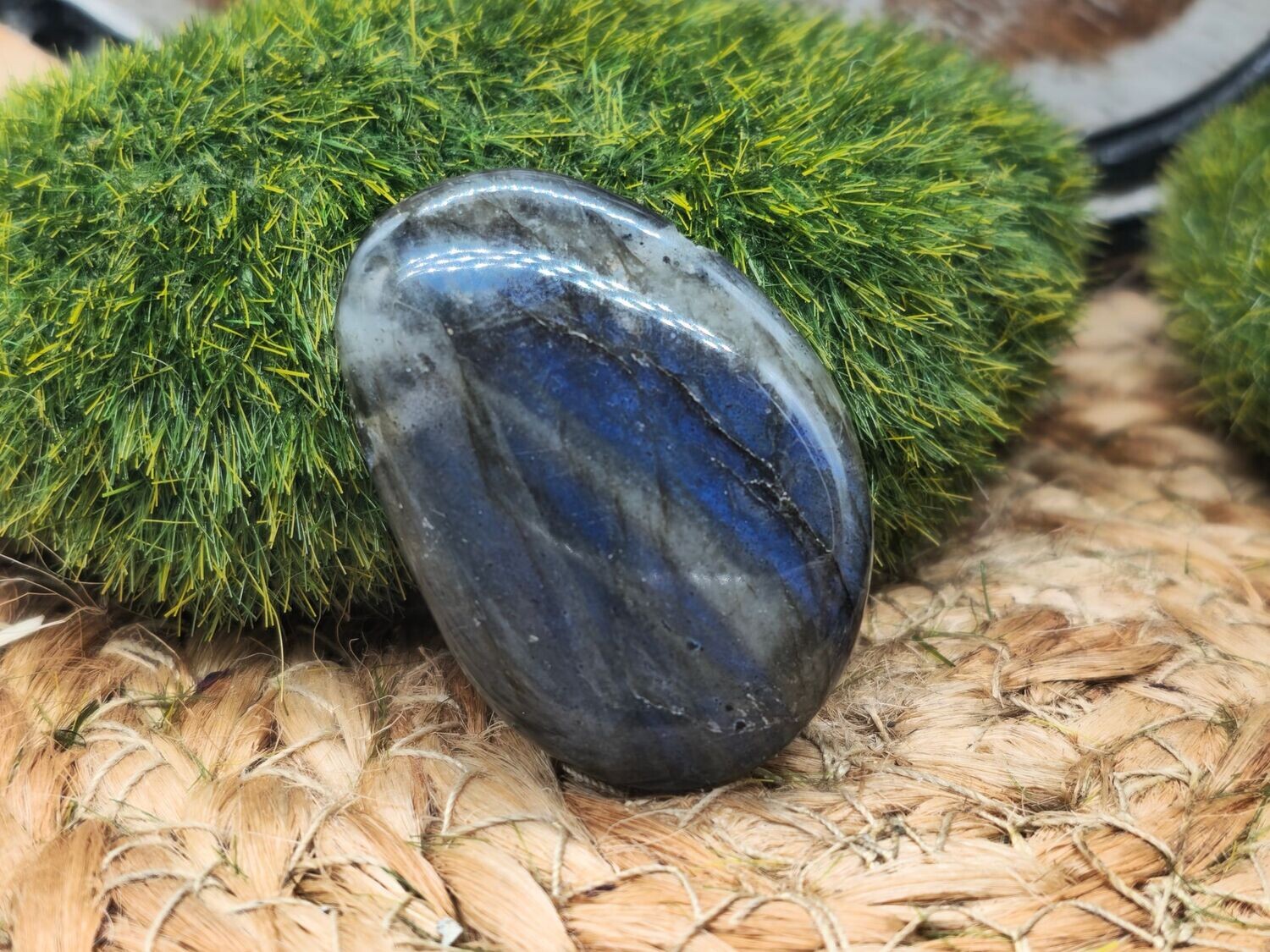 Labradorit "Blaue Diva" gebohrt 40 mm