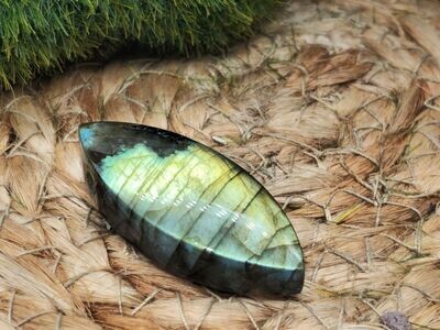 Labradorit Navette gebohrt 40 mm Labradorit Navette gebohrt 40 mm