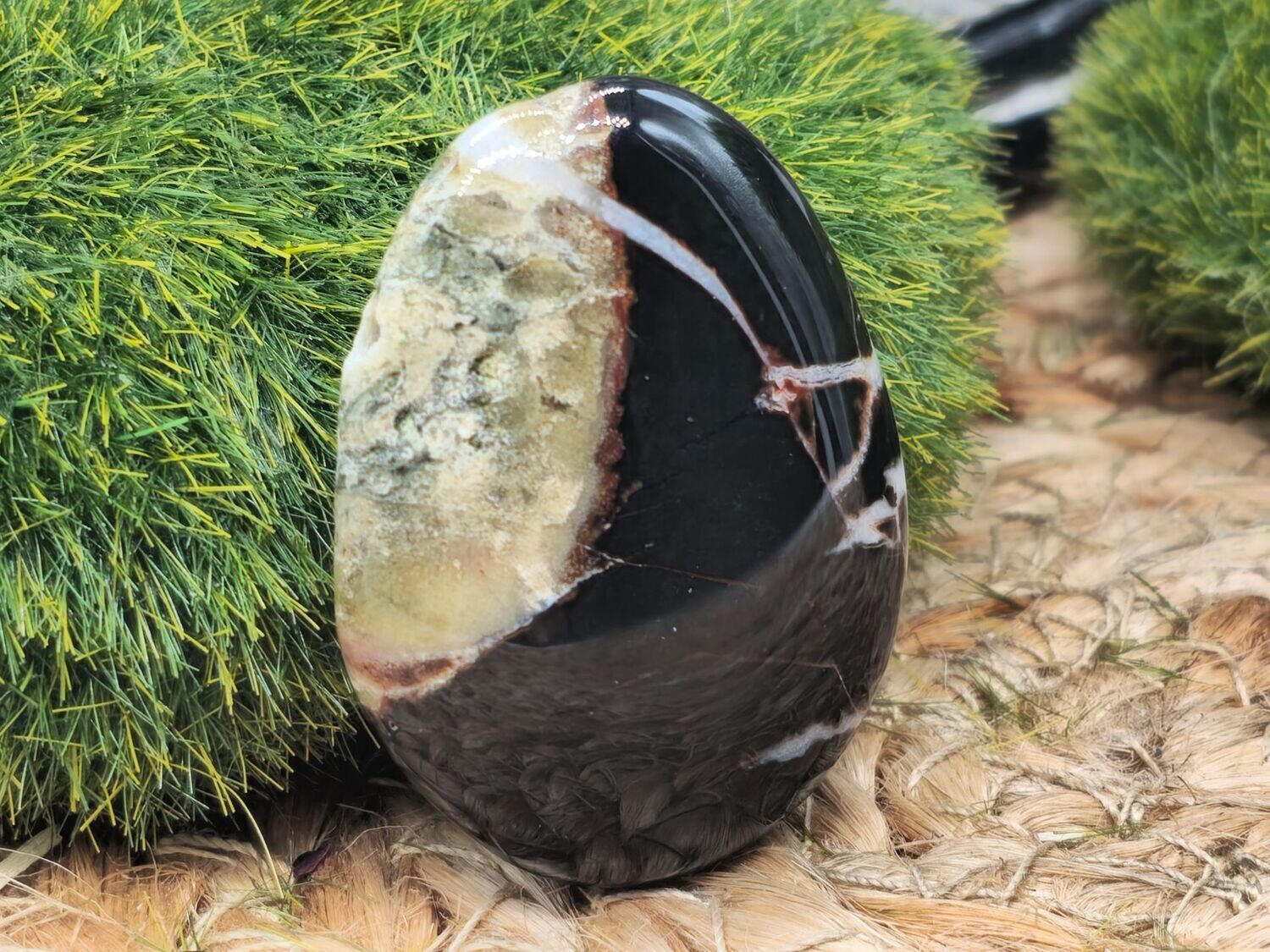 Sardonyx Trommelstein gebohrt