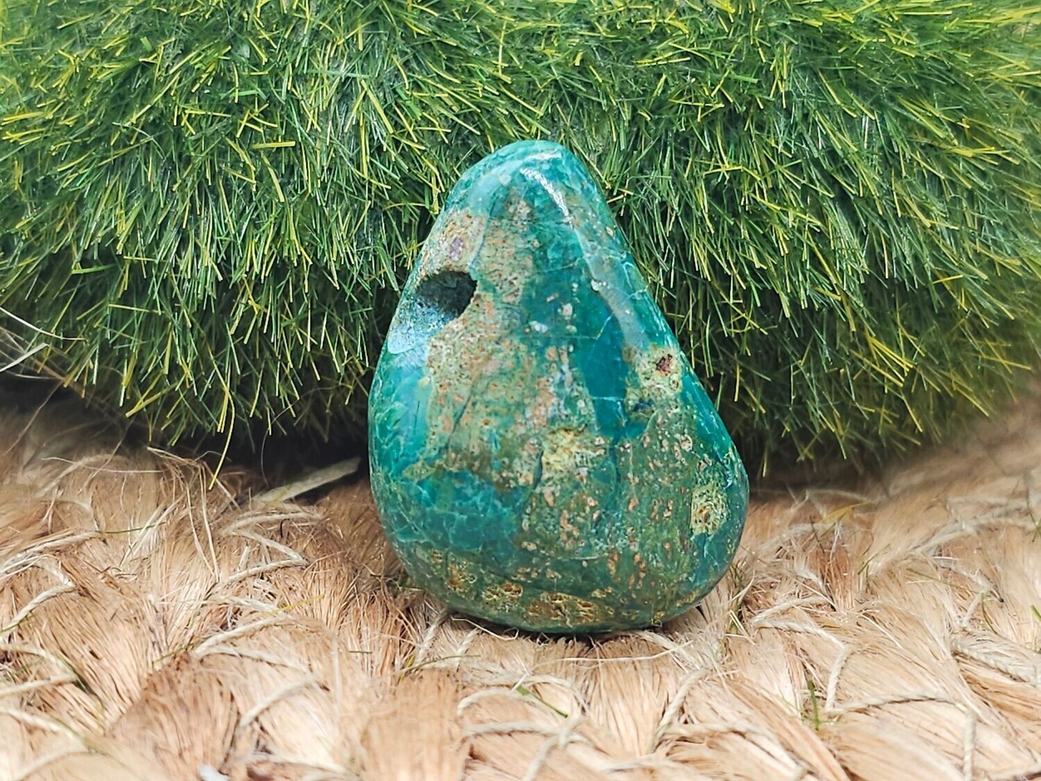 Chrysokoll gebohrt