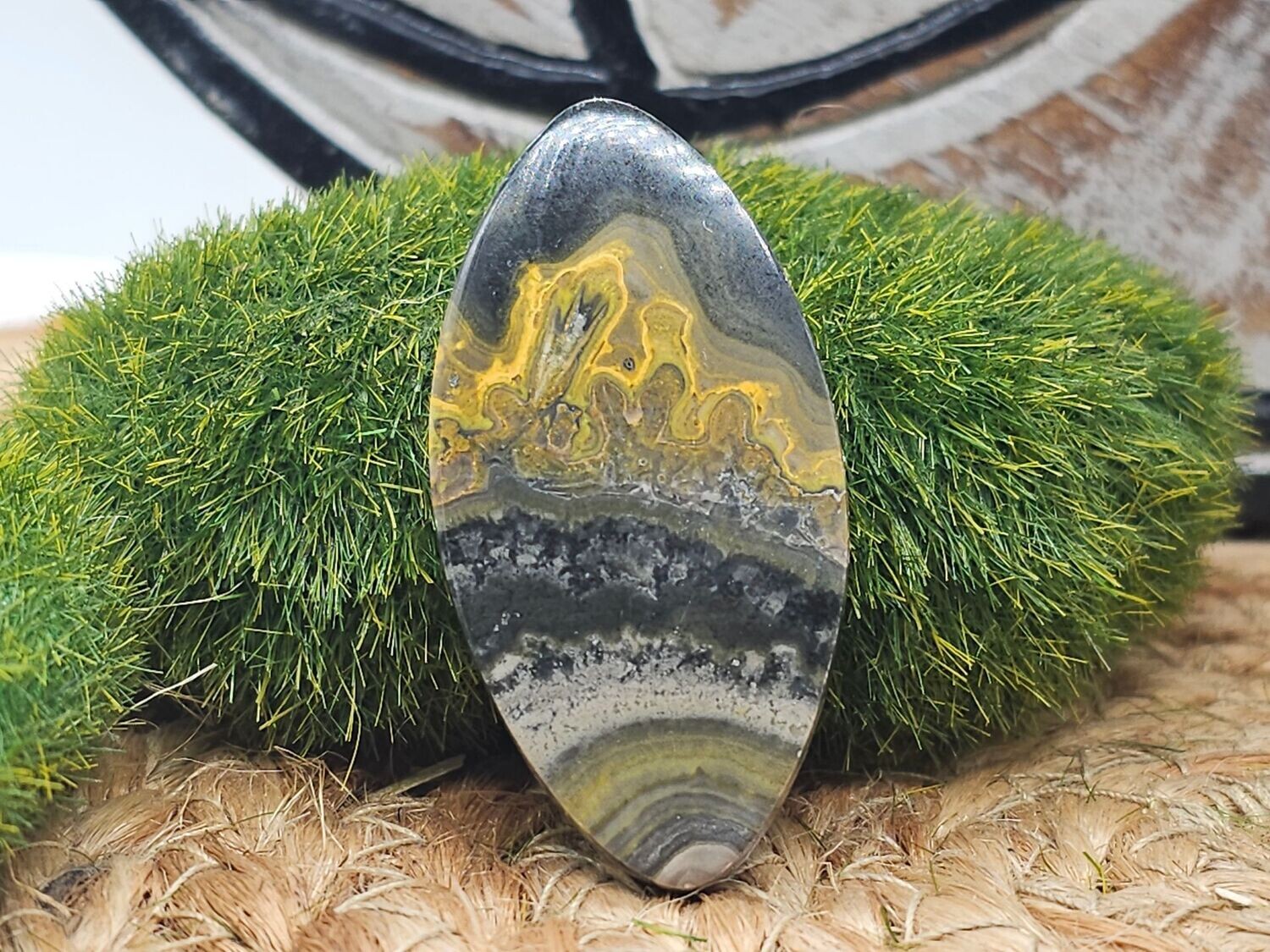 Eclipse - Bumblebee Cabochon gebohrt