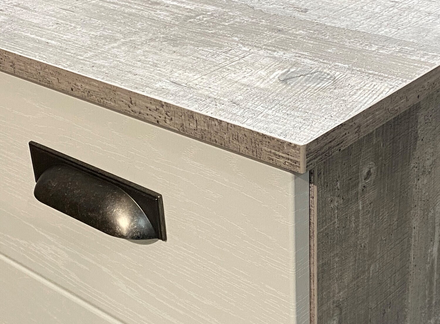 Vogue Concrete &amp; Grey White 2&#39;6&quot; Plain Robe