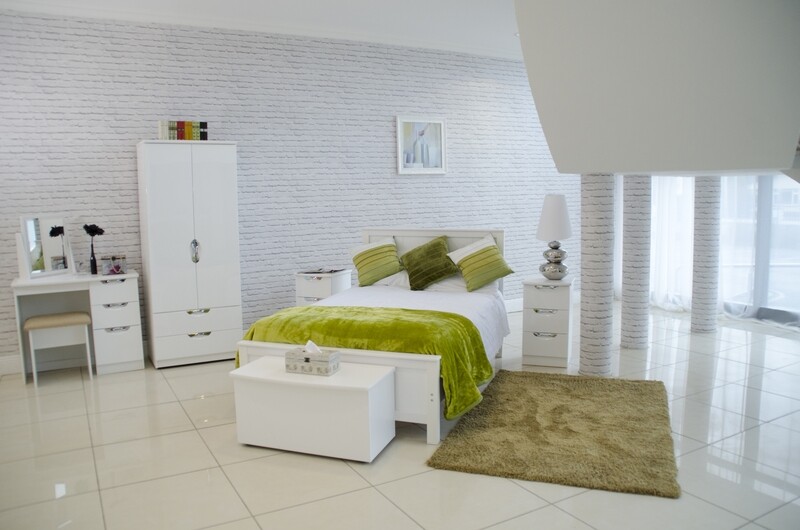 HI Gloss White Collection