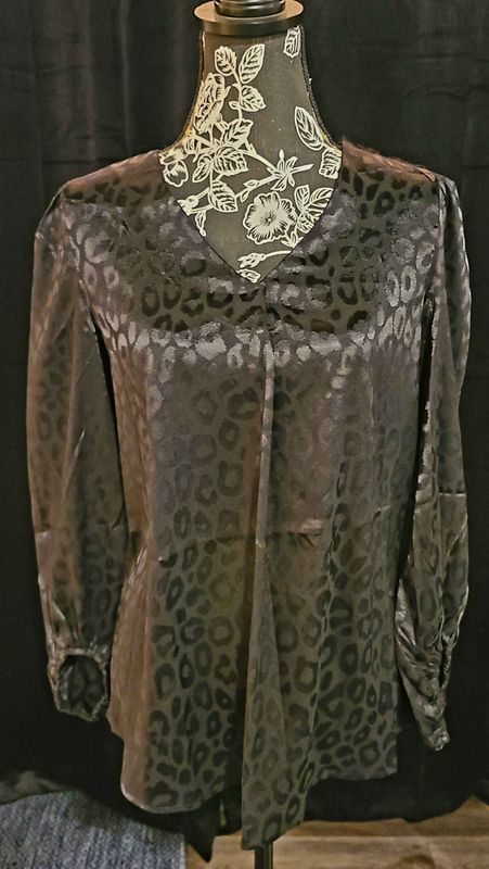 Black Leopard Top