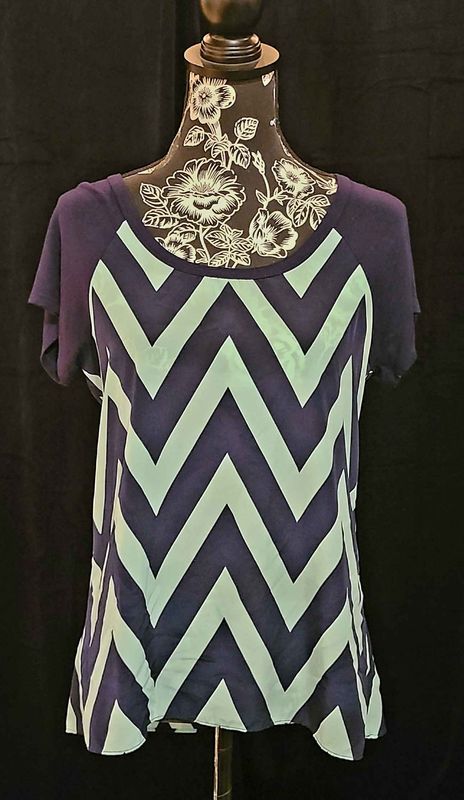 Daytrip Navy and Teal Abstract Top