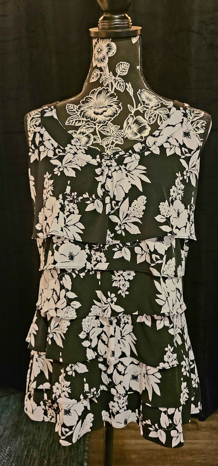 White House/Black Market Floral Top
