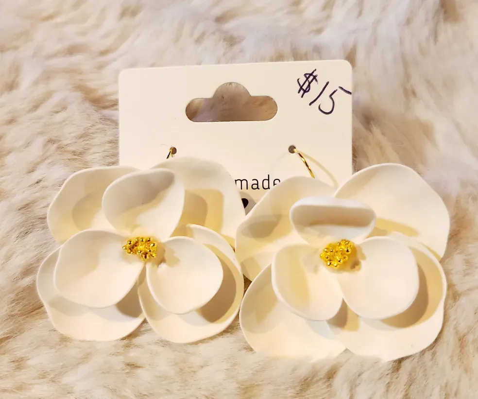 White Flowers on Gold Hooks Earrings