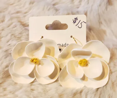 White Flowers on Gold Hooks Earrings